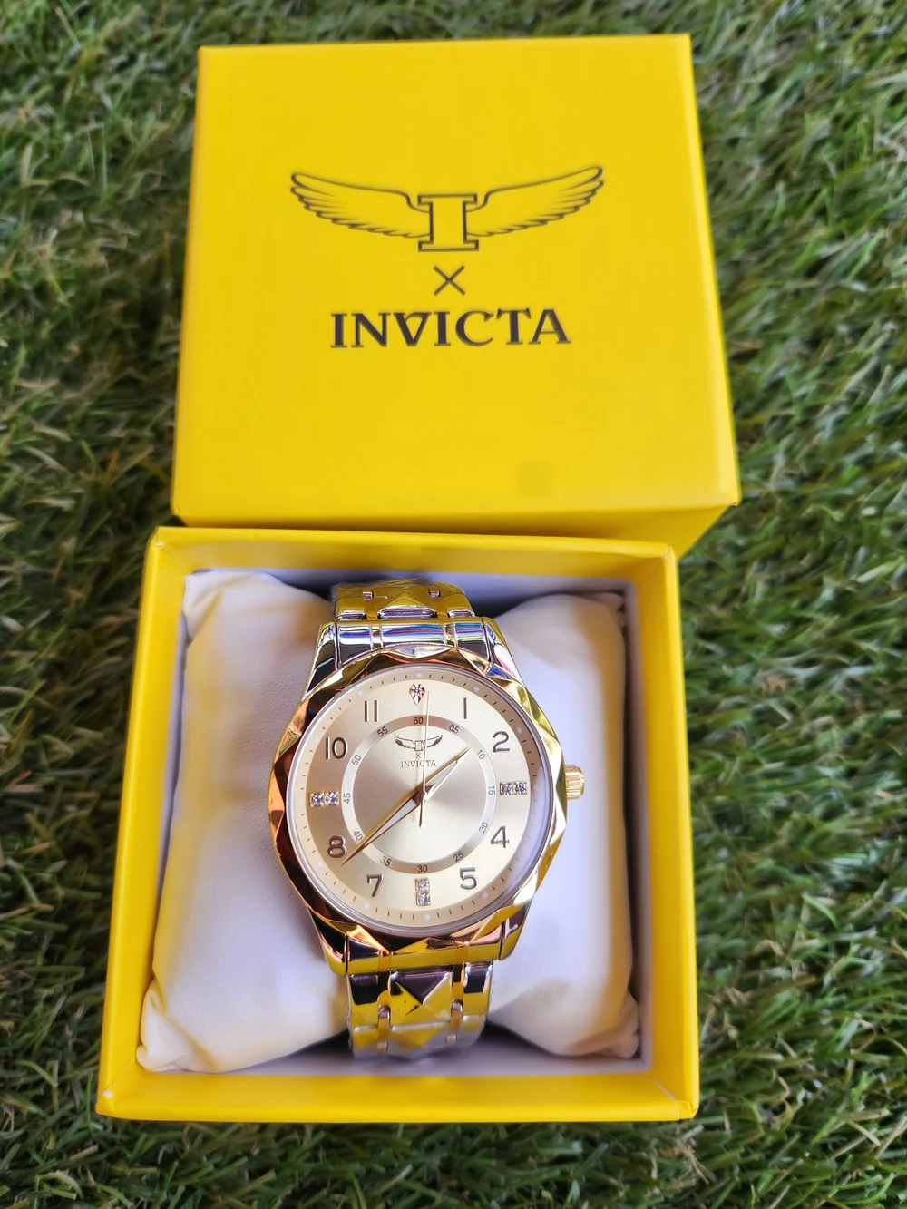 Invicta 🤍 stylish